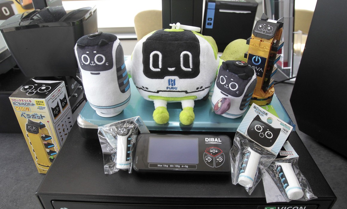 Merchandising y peluches de empresas japonesas de robótica reunidos por Nova Robots